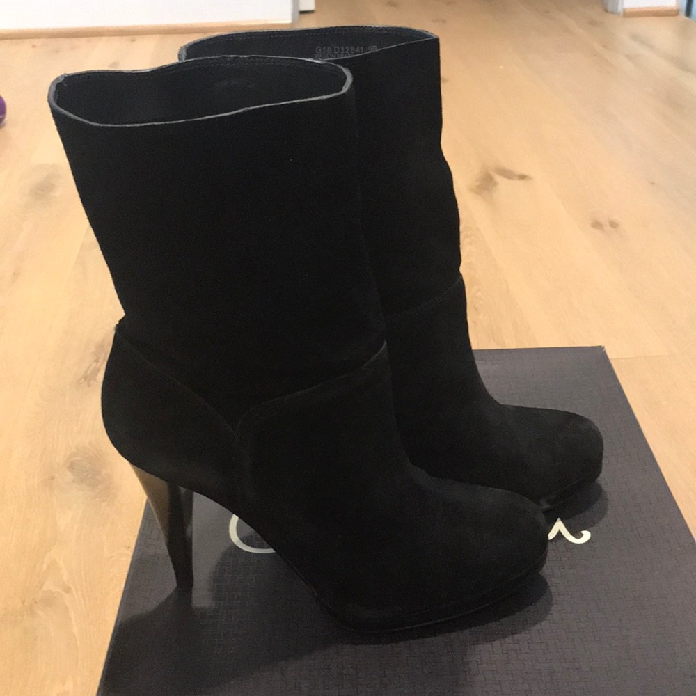 Cole Hann (NikeAir) Suede bootie - Picture 2 of 6
